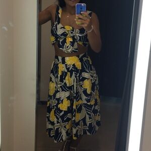 Zara Yellow, Navy & Tan Floral Twist Crop Top